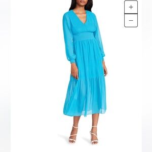 Steve Madden small chiffon midi dress, blue,
Dry clean or hand wash, dry flat